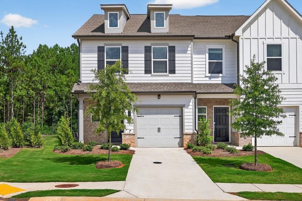 3 bedroom, 3 bathroom, 1,552 sq ft townhouse for sale at 120 Hazel Drive, Mcdonough, GA 30253 — photo 2