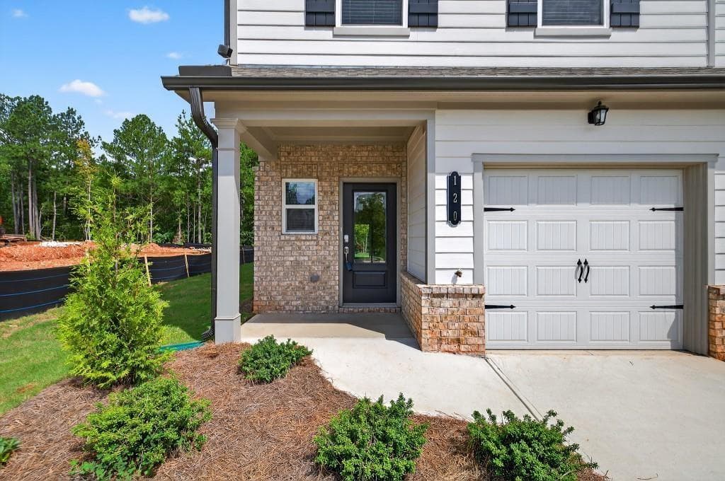 3 bedroom, 3 bathroom, 1,552 sq ft townhouse for sale at 120 Hazel Drive, Mcdonough, GA 30253 — photo 3