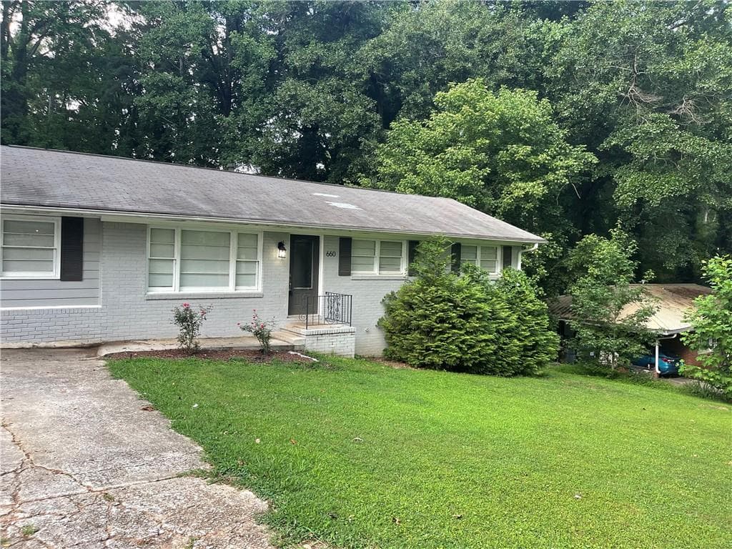 5 bedroom, 2 bathroom, 2,083 sq ft single family residence for rent at 660 Monticello Drive, Mableton, GA 30126 for $2,295 a month — photo 3
