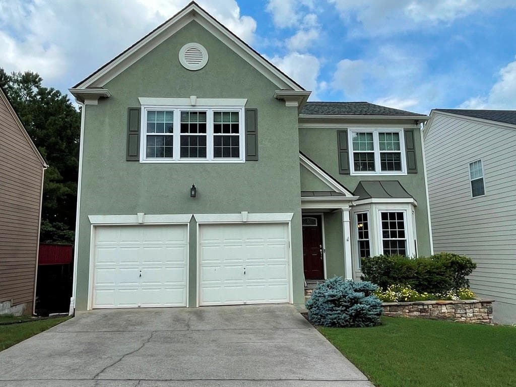 4 bedroom, 3 bathroom, 2,099 sq ft single family residence for rent at 13580 Weycroft Circle, Alpharetta, GA 30004 for $2,850 a month — photo 1 of 38