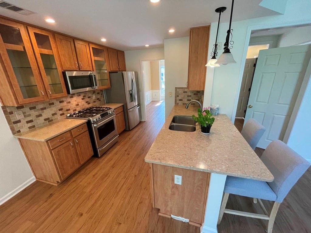 4 bedroom, 3 bathroom, 2,099 sq ft single family residence for rent at 13580 Weycroft Circle, Alpharetta, GA 30004 for $2,850 a month — photo 5