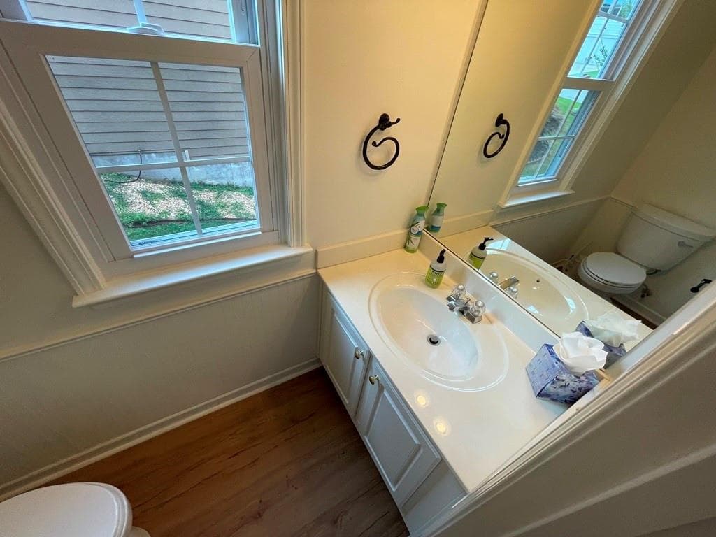 4 bedroom, 3 bathroom, 2,099 sq ft single family residence for rent at 13580 Weycroft Circle, Alpharetta, GA 30004 for $2,850 a month — photo 9