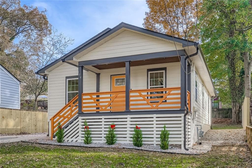 3 bedroom, 2 bathroom, 1,040 sq ft single family residence for sale at 194 Dearborn Street, Atlanta, GA 30317 — photo 3