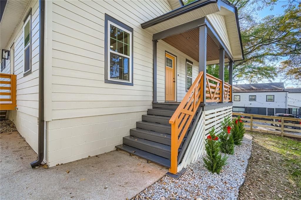 3 bedroom, 2 bathroom, 1,040 sq ft single family residence for sale at 194 Dearborn Street, Atlanta, GA 30317 — photo 4