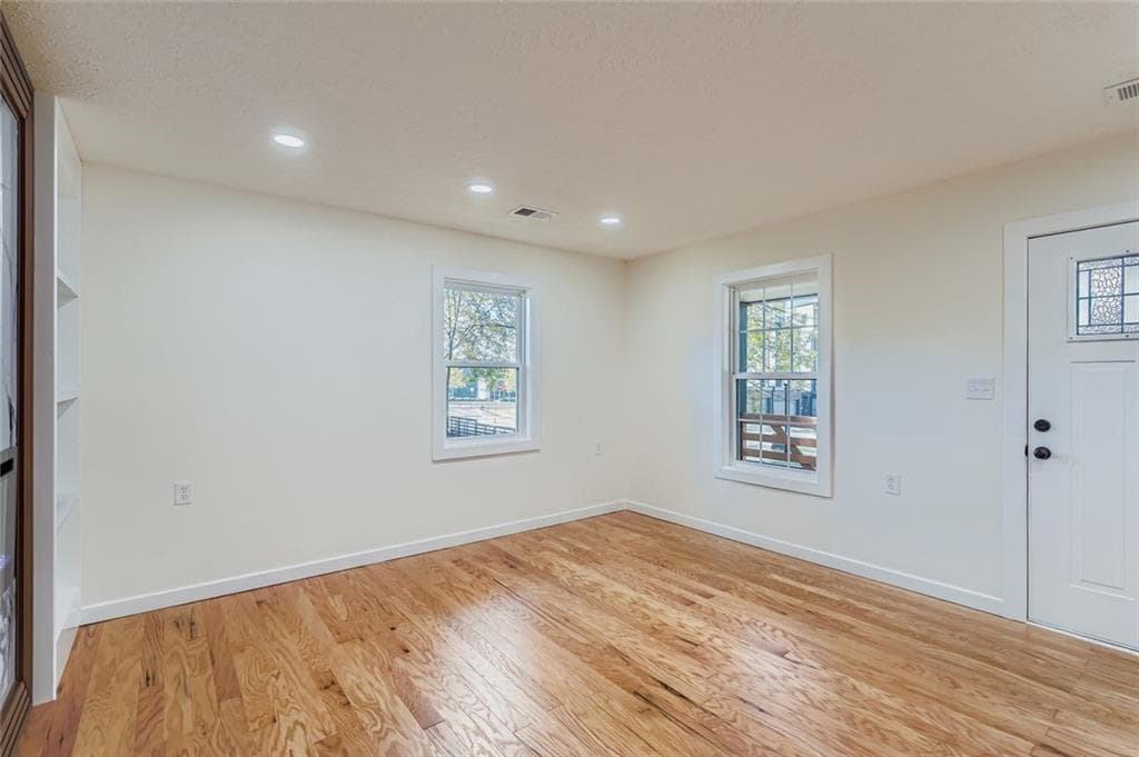 3 bedroom, 2 bathroom, 1,040 sq ft single family residence for sale at 194 Dearborn Street, Atlanta, GA 30317 — photo 8