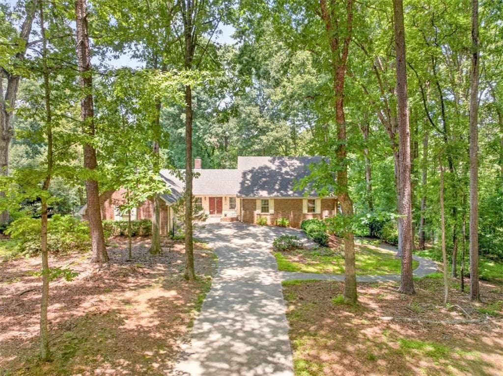 2220 Valley Creek Circle, Snellville, GA 30078 — most recent listing photo
