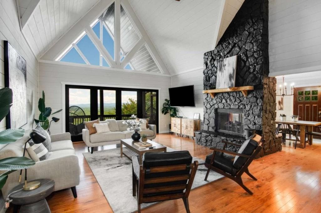 5 bedroom, 4 bathroom, 3,024 sq ft single family residence for sale at 231 Sunrock Mountain Trail, Blue Ridge, GA 30513 — photo 8