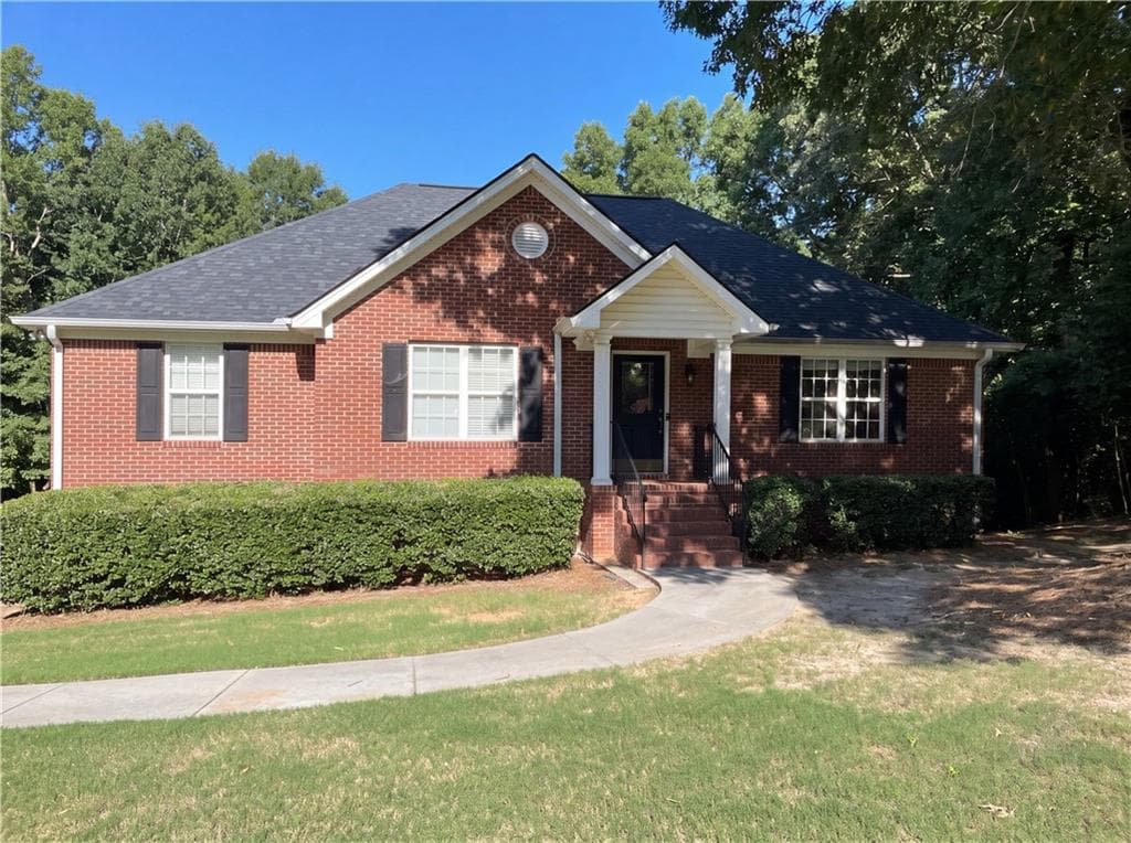 4 bedroom, 3 bathroom, 1,596 sq ft single family residence for sale at 144 Mims Drive, Calhoun, GA 30701 — photo 1 of 20