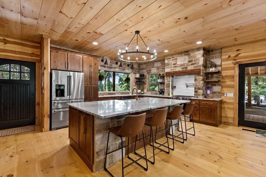 4 bedroom, 4 bathroom, 3,888 sq ft single family residence for sale at 290 Graham Court, Ellijay, GA 30540 — photo 6