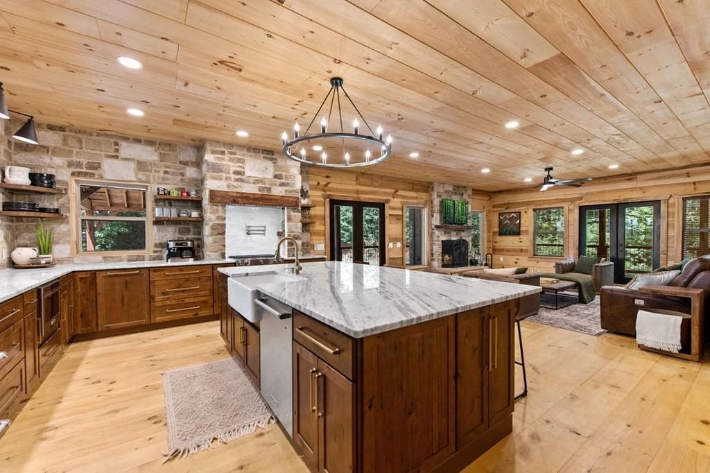 4 bedroom, 4 bathroom, 3,888 sq ft single family residence for sale at 290 Graham Court, Ellijay, GA 30540 — photo 5