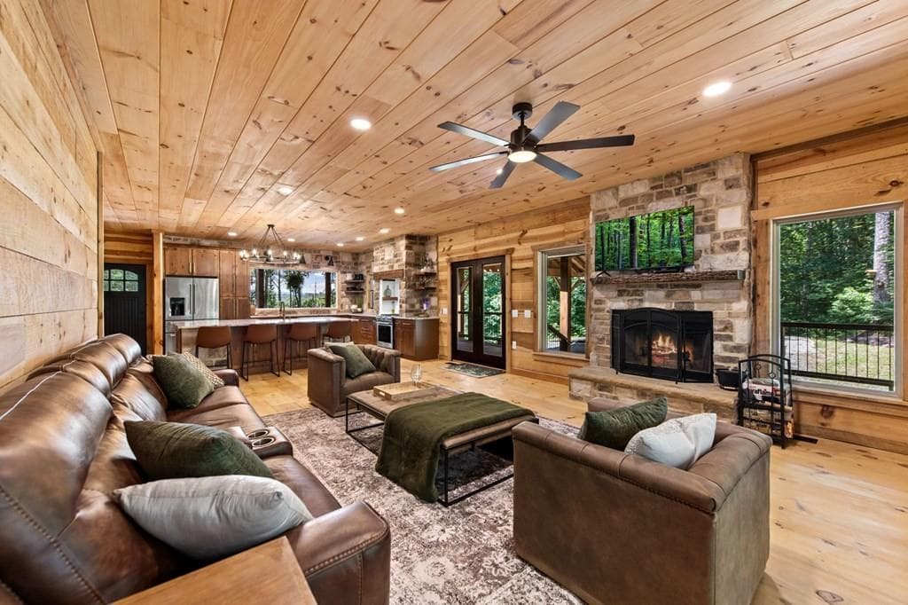 4 bedroom, 4 bathroom, 3,888 sq ft single family residence for sale at 290 Graham Court, Ellijay, GA 30540 — photo 7