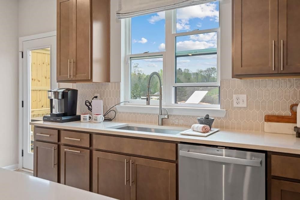 3 bedroom, 4 bathroom, 1,893 sq ft townhouse under contract at 2702 Dreycott Lane, Lawrenceville, GA 30043 — photo 8