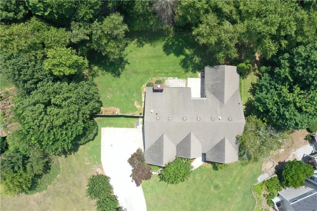 3 bedroom, 2 bathroom, 2,036 sq ft single family residence under contract at 420 Starfire Court, Suwanee, GA 30024 — photo 2