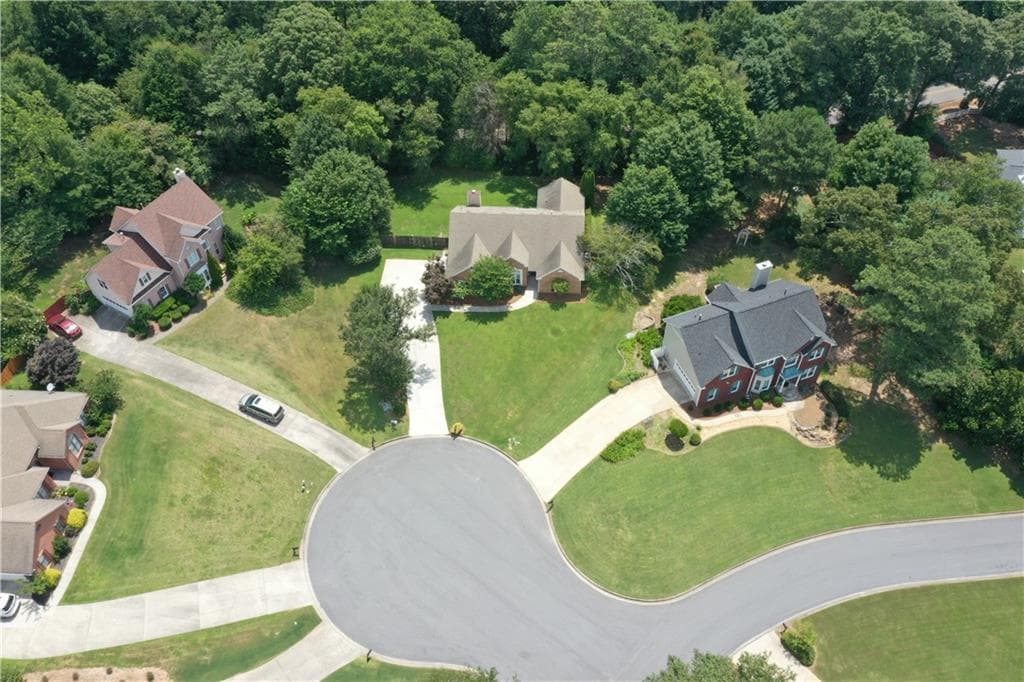 3 bedroom, 2 bathroom, 2,036 sq ft single family residence under contract at 420 Starfire Court, Suwanee, GA 30024 — photo 3