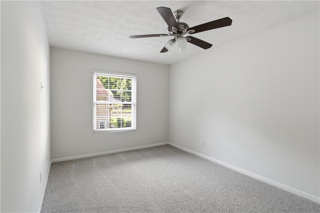 2 bedroom, 1 bathroom, 882 sq ft condominium for sale at 1329 Surrey Lane 7, Marietta, GA 30008 — photo 9