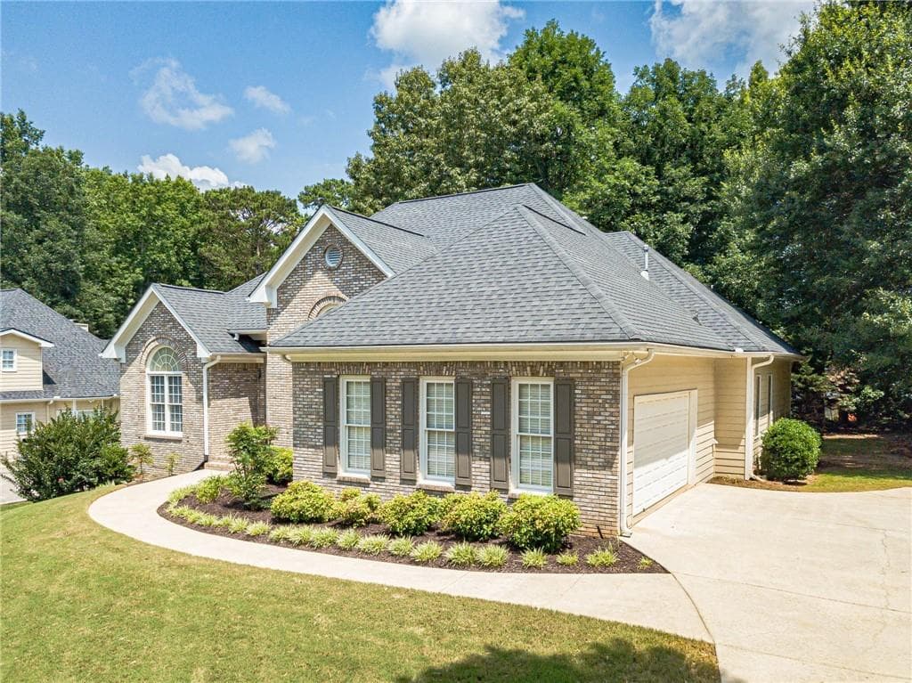 3 bedroom, 3 bathroom, 4,756 sq ft single family residence for sale at 1114 Maple Creek Ridge, Loganville, GA 30052 — photo 2
