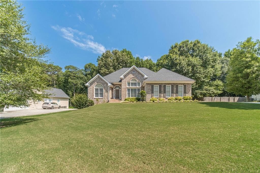 3 bedroom, 3 bathroom, 4,756 sq ft single family residence for sale at 1114 Maple Creek Ridge, Loganville, GA 30052 — photo 4