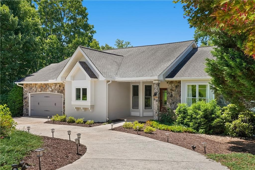 4 bedroom, 4 bathroom, 2,928 sq ft single family residence for sale at 501 Granny Smith Circle, Clarkesville, GA 30523 — photo 2