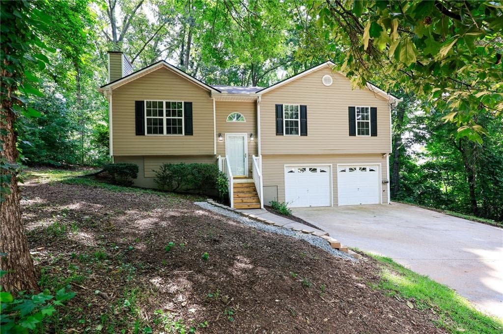 3 bedroom, 2 bathroom, 1,682 sq ft single family residence under contract at 38 Candace Court, Dallas, GA 30132