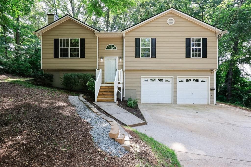 3 bedroom, 2 bathroom, 1,682 sq ft single family residence under contract at 38 Candace Court, Dallas, GA 30132 — photo 2