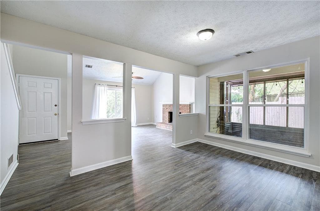 2 bedroom, 2 bathroom townhouse for rent at 1252 Minhinette Drive 1252, Roswell, GA 30075 for $2,250 a month — photo 5