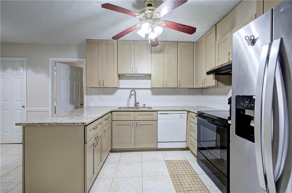 2 bedroom, 2 bathroom townhouse for rent at 1252 Minhinette Drive 1252, Roswell, GA 30075 for $2,250 a month — photo 8