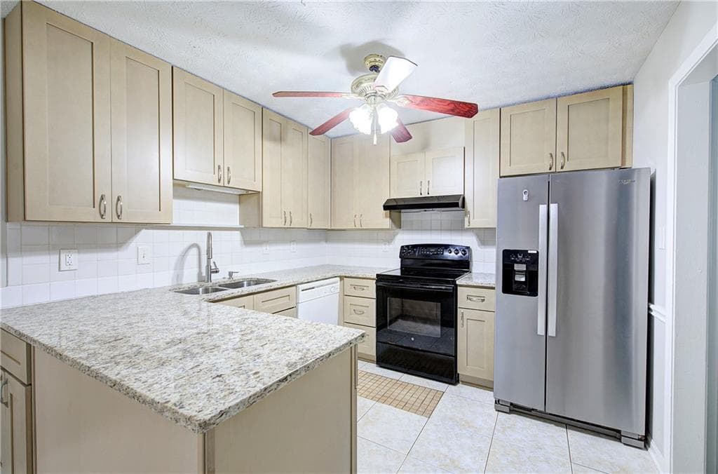 2 bedroom, 2 bathroom townhouse for rent at 1252 Minhinette Drive 1252, Roswell, GA 30075 for $2,250 a month — photo 9
