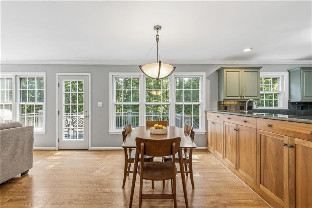 4 bedroom, 3 bathroom, 2,868 sq ft single family residence for sale at 4924 Marlos, Marietta, GA 30066 — photo 9
