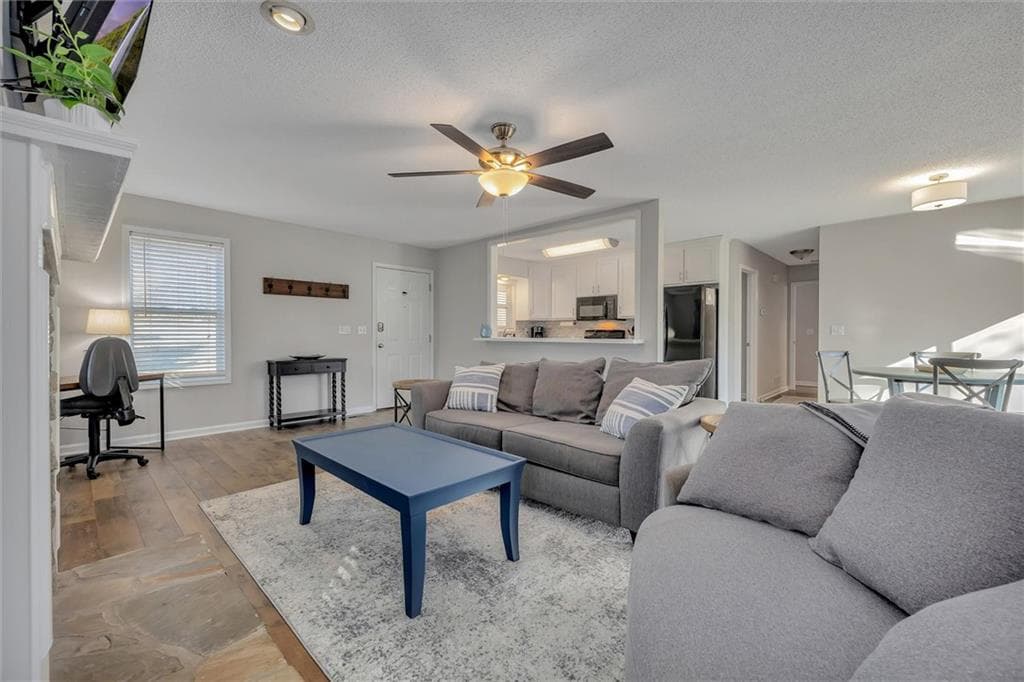 2 bedroom, 2 bathroom, 1,150 sq ft single family residence for rent at 1817A Hardman Lane, Woodstock, GA 30188 for $2,600 a month — photo 6