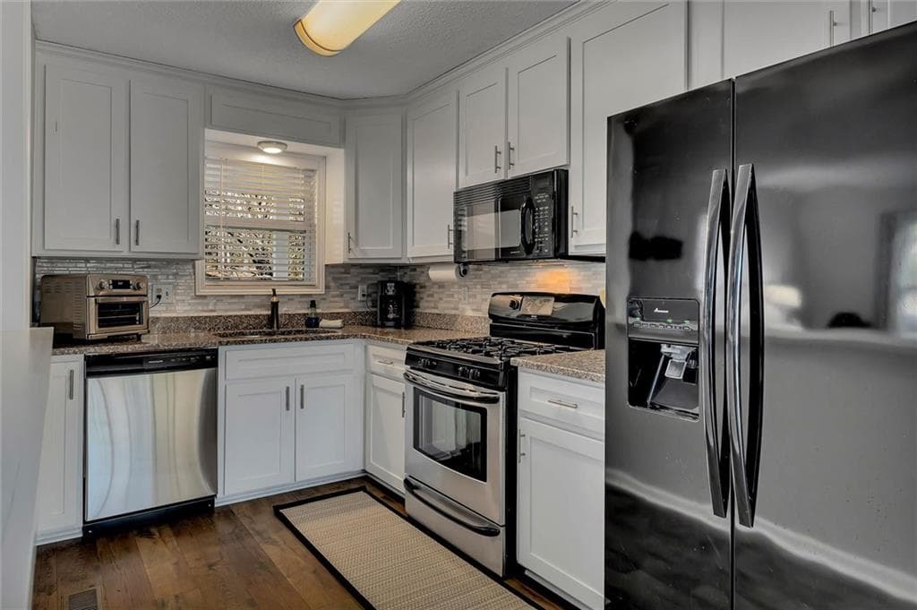 2 bedroom, 2 bathroom, 1,150 sq ft single family residence for rent at 1817A Hardman Lane, Woodstock, GA 30188 for $2,600 a month — photo 10