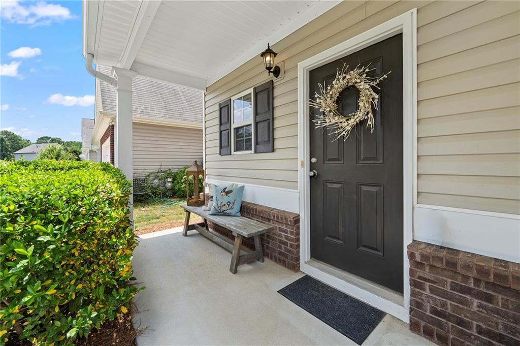 3 bedroom, 3 bathroom, 1,896 sq ft single family residence under contract at 523 Gardenview Road, Canton, GA 30114 — photo 6
