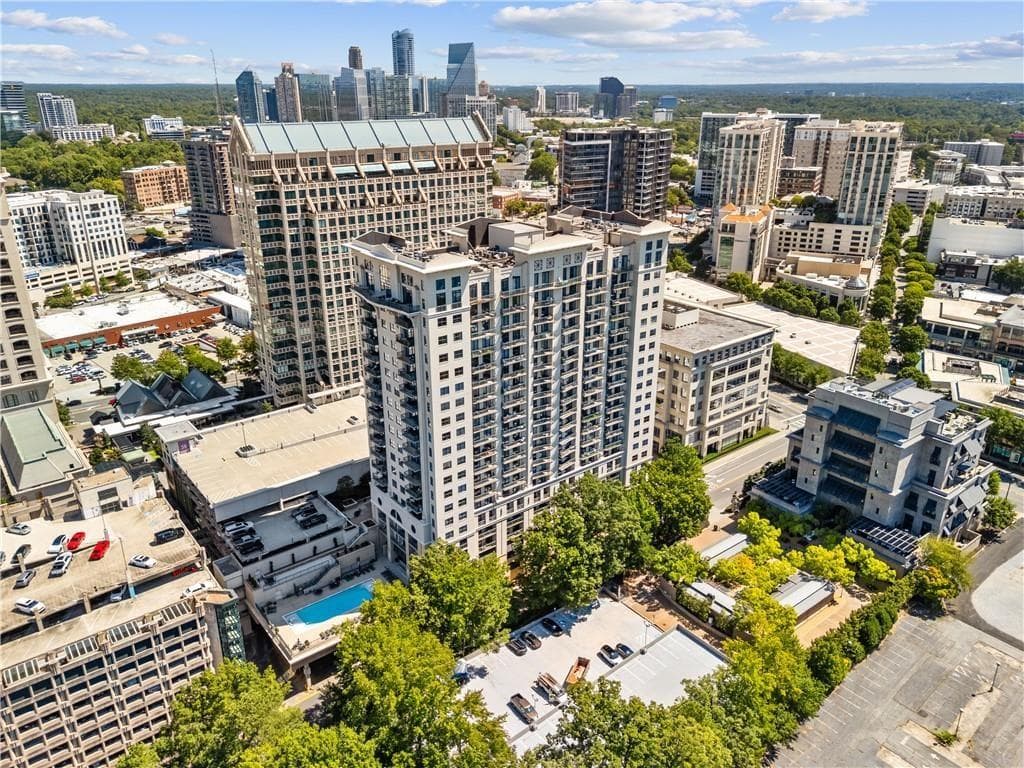 1 bedroom, 1 bathroom, 761 sq ft condominium sold at 3040 Peachtree Road 1013, Atlanta, GA 30305