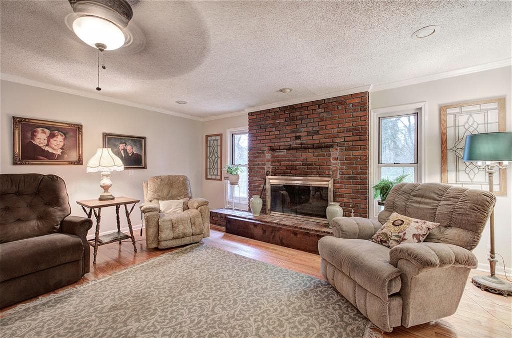 3 bedroom, 2 bathroom, 1,653 sq ft single family residence for sale at 27 Oakdale Drive, Cartersville, GA 30120 — photo 2
