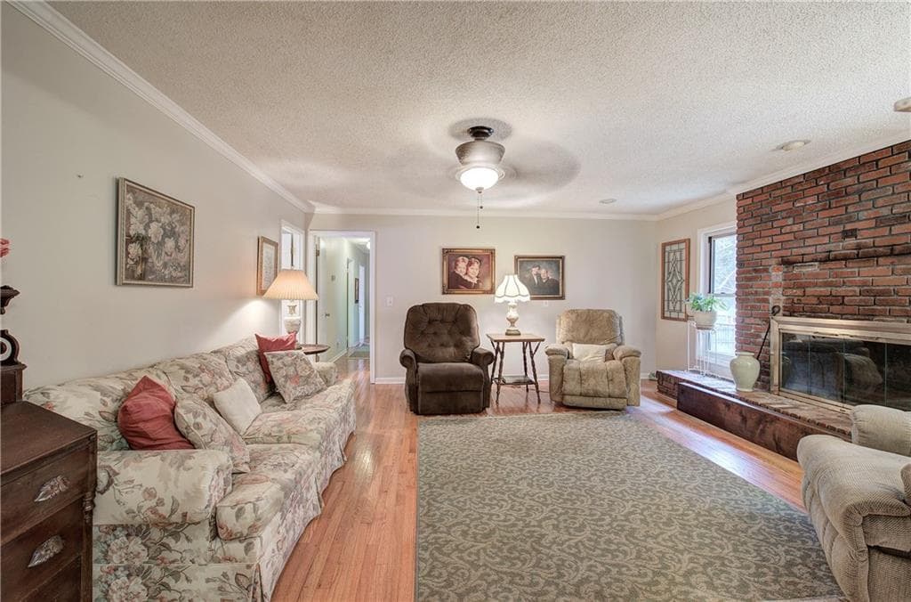 3 bedroom, 2 bathroom, 1,653 sq ft single family residence for sale at 27 Oakdale Drive, Cartersville, GA 30120 — photo 5