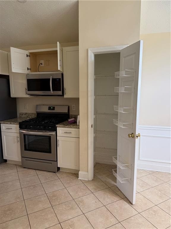 4 bedroom, 2 bathroom, 1,760 sq ft single family residence for rent at 508 Lee Miller Drive, Suwanee, GA 30024 for $2,200 a month — photo 6