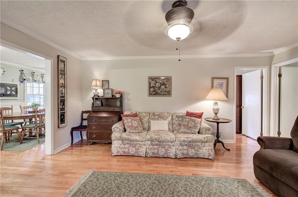 3 bedroom, 2 bathroom, 1,653 sq ft single family residence for sale at 27 Oakdale Drive, Cartersville, GA 30120 — photo 6