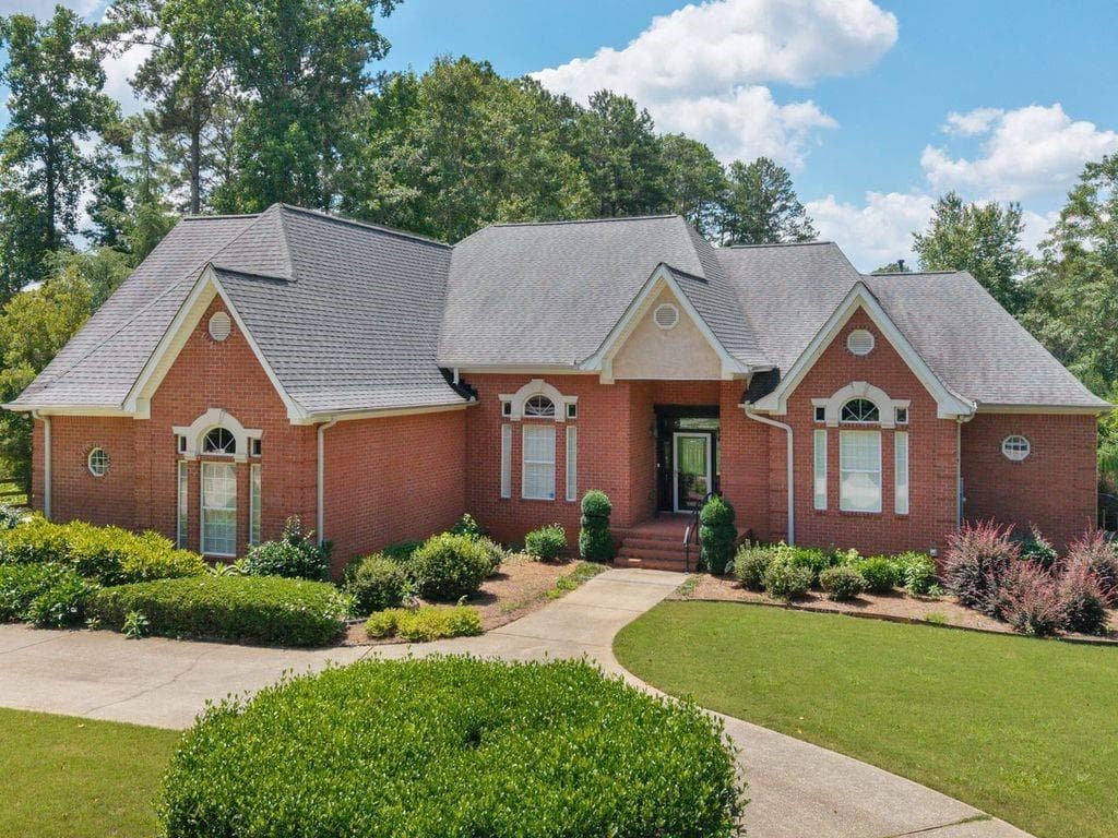 4 bedroom, 3 bathroom, 3,198 sq ft single family residence under contract at 370 Allie Drive, Mcdonough, GA 30252