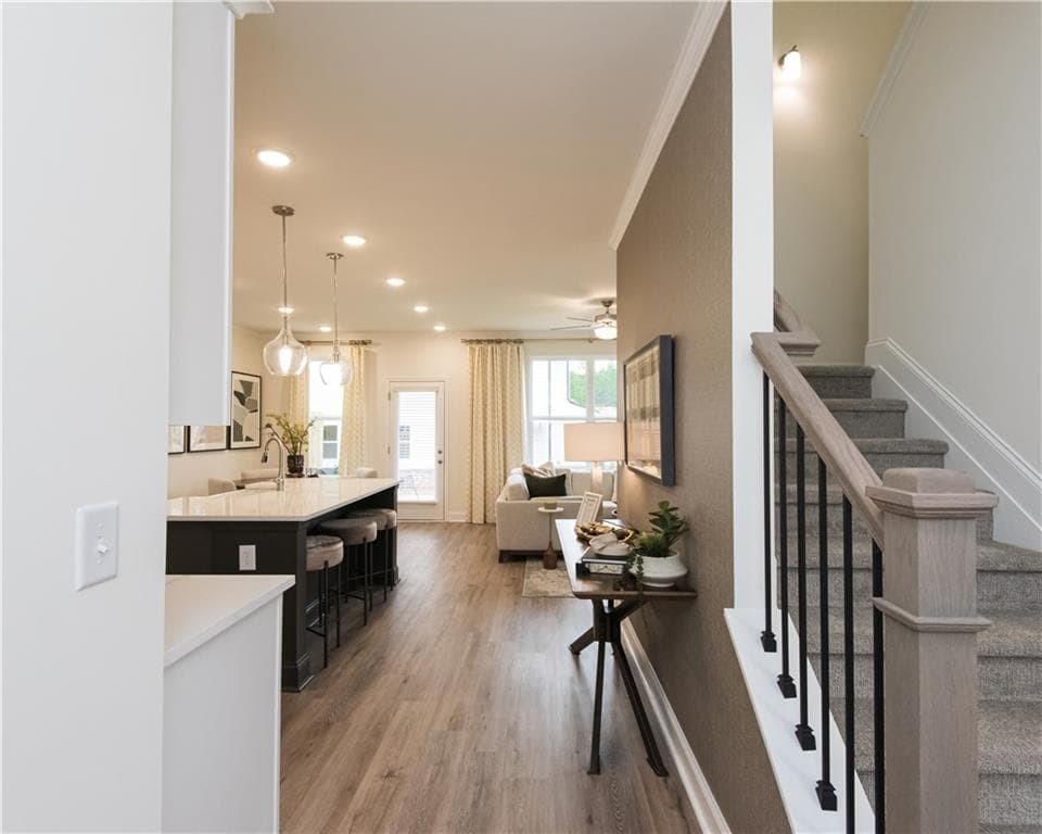 3 bedroom, 3 bathroom, 1,725 sq ft townhouse under contract at 6009 Silverbell Drive, Flowery Branch, GA 30542 — photo 5