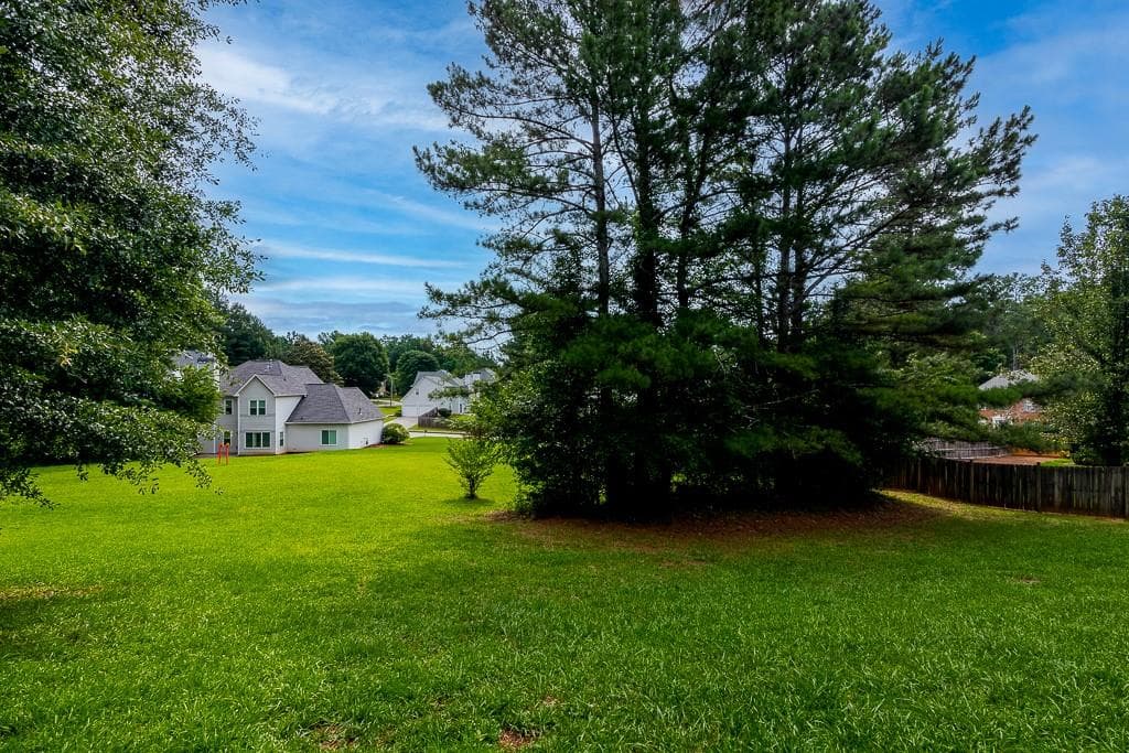 6 bedroom, 4 bathroom, 3,447 sq ft single family residence for sale at 5535 Sylvania Drive, Mableton, GA 30126 — photo 3