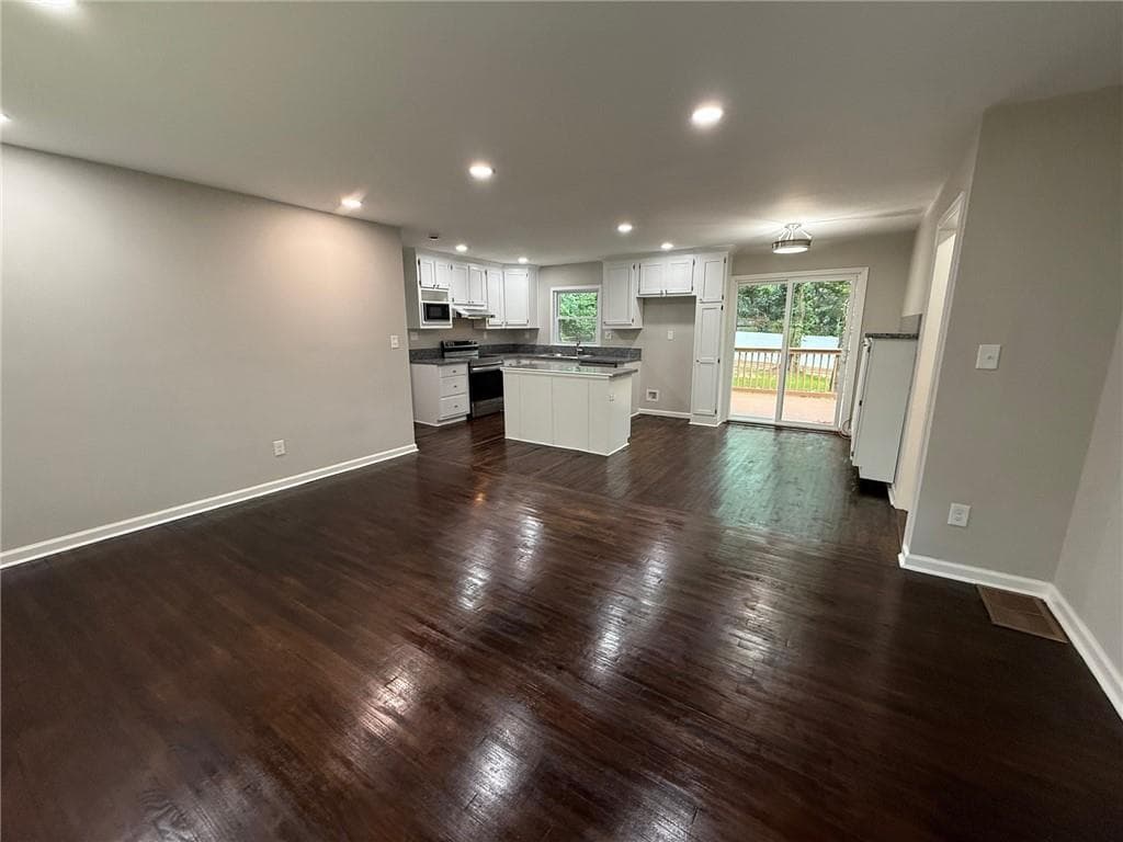 3 bedroom, 2 bathroom, 1,280 sq ft single family residence under contract at 2943 Westbury Drive, Decatur, GA 30033 — photo 5