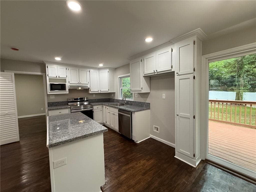 3 bedroom, 2 bathroom, 1,280 sq ft single family residence under contract at 2943 Westbury Drive, Decatur, GA 30033 — photo 7