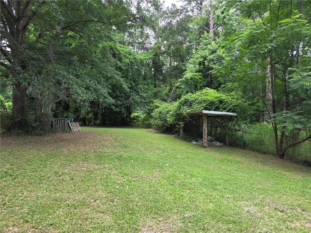 3 bedroom, 2 bathroom, 1,651 sq ft single family residence under contract at 821 Shipp Circle, Conyers, GA 30012 — photo 3