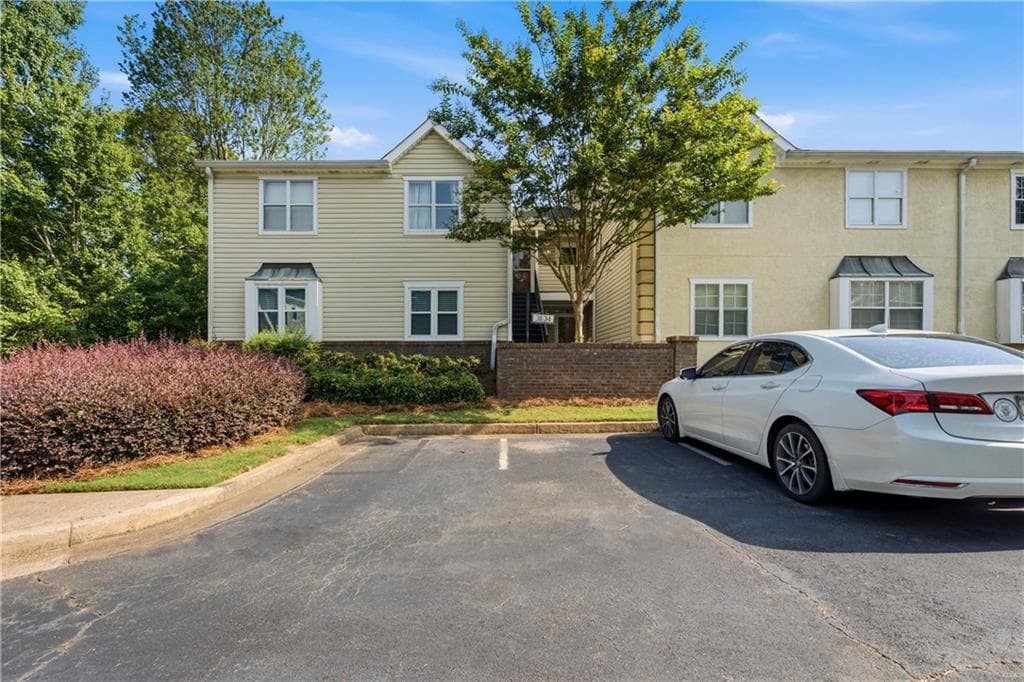 2 bedroom, 2 bathroom, 1,326 sq ft condominium sold at 31 Sutton Place, Avondale Estates, GA 30002