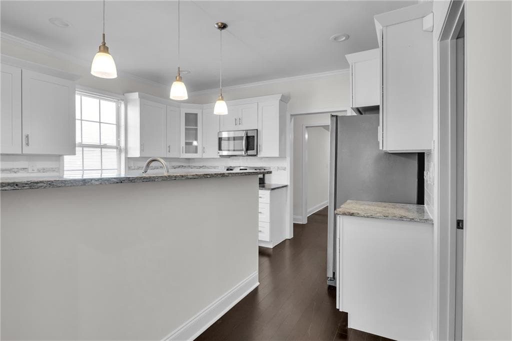 3 bedroom, 2 bathroom, 1,120 sq ft single family residence for sale at 385 Arthur Street, Atlanta, GA 30310 — photo 6