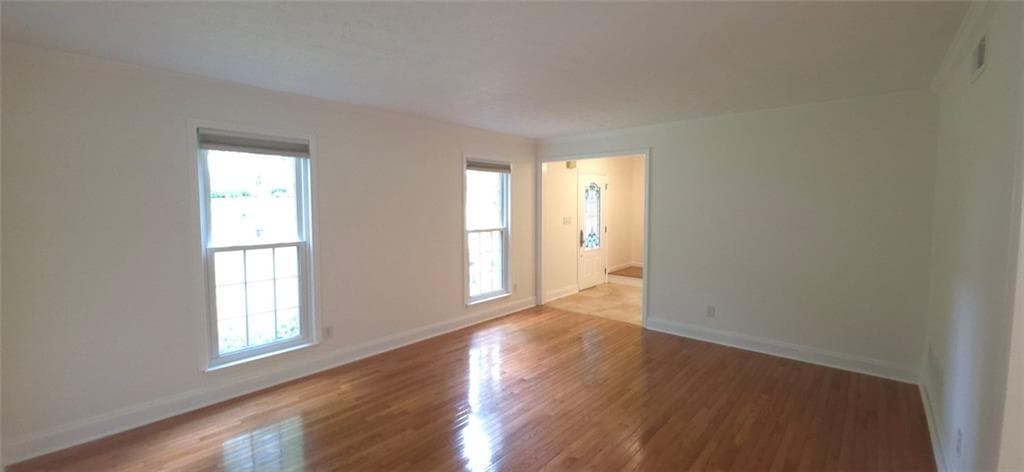 4 bedroom, 3 bathroom, 1,898 sq ft single family residence for rent at 190 Barrington Drive Drive, Roswell, GA 30076 for $2,695 a month — photo 4