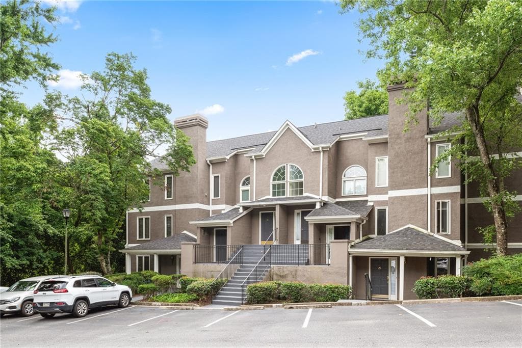3 bedroom, 2 bathroom condominium for rent at 24 Saint Claire Lane, Atlanta, GA 30324 for $2,300 a month — photo 1 of 24