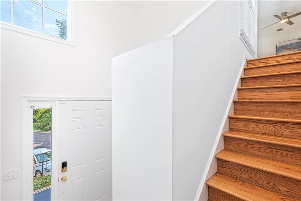 3 bedroom, 2 bathroom condominium for rent at 24 Saint Claire Lane, Atlanta, GA 30324 for $2,300 a month — photo 2