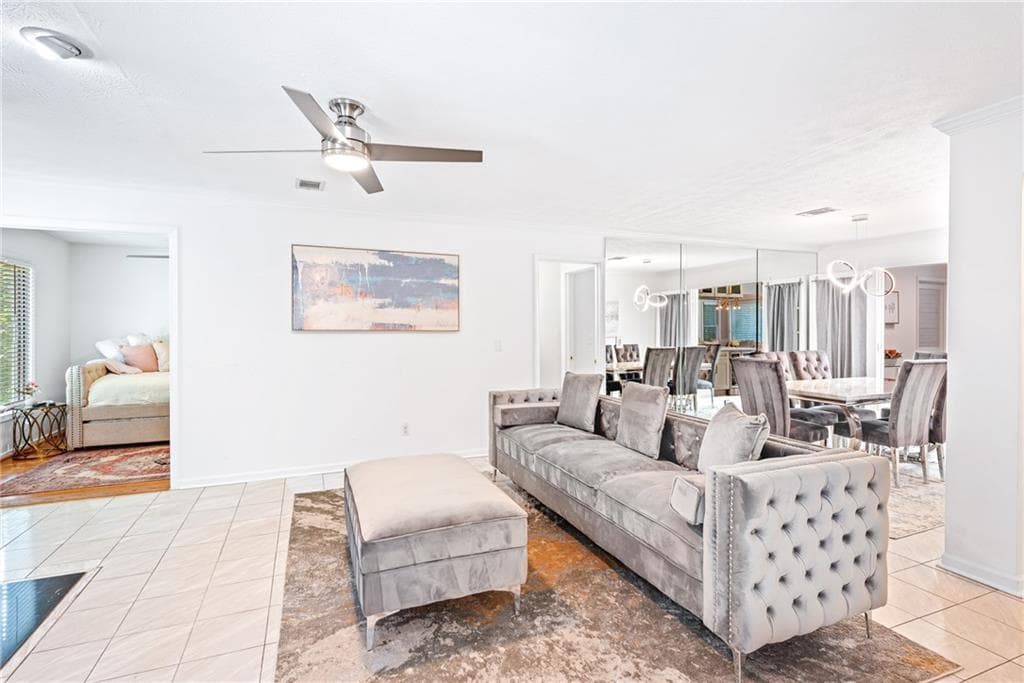 3 bedroom, 2 bathroom condominium for rent at 24 Saint Claire Lane, Atlanta, GA 30324 for $2,300 a month — photo 3
