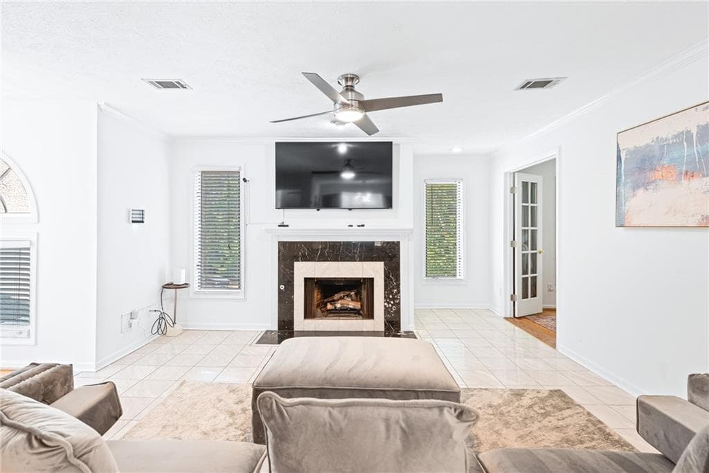 3 bedroom, 2 bathroom condominium for rent at 24 Saint Claire Lane, Atlanta, GA 30324 for $2,300 a month — photo 5