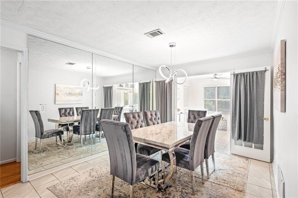 3 bedroom, 2 bathroom condominium for rent at 24 Saint Claire Lane, Atlanta, GA 30324 for $2,300 a month — photo 6